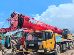 使用吊车前如何对工作环境进行评估？