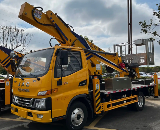 高空车租赁合同中，有哪些容易被忽略的关键细节条款？