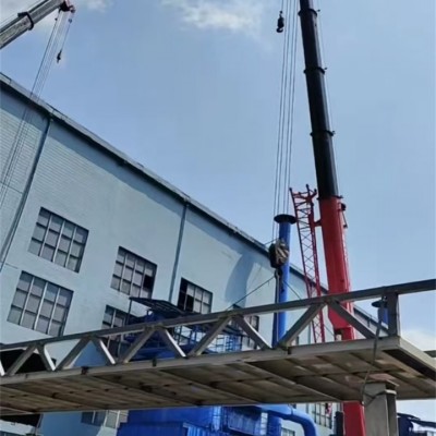 随车吊在鹤山出租市场，新型设备与传统设备孰优孰劣？