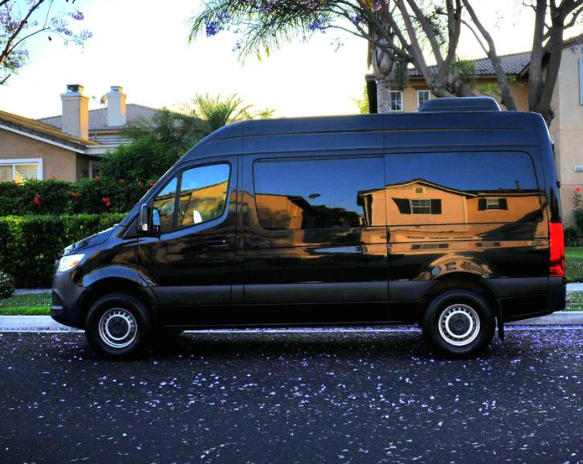 东阳横店租车公司讲解国庆租车会涨价吗？-- 义乌前锦汽车服务公司