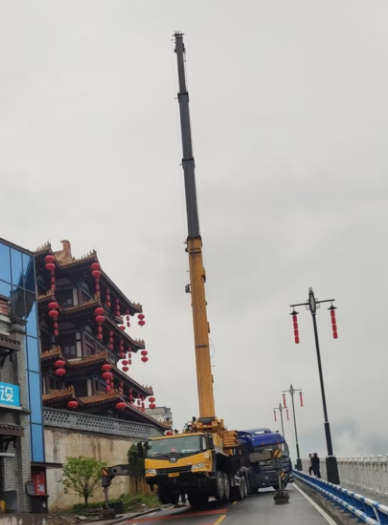 如何为一项复杂的吊装工程制定租赁设备进场计划？