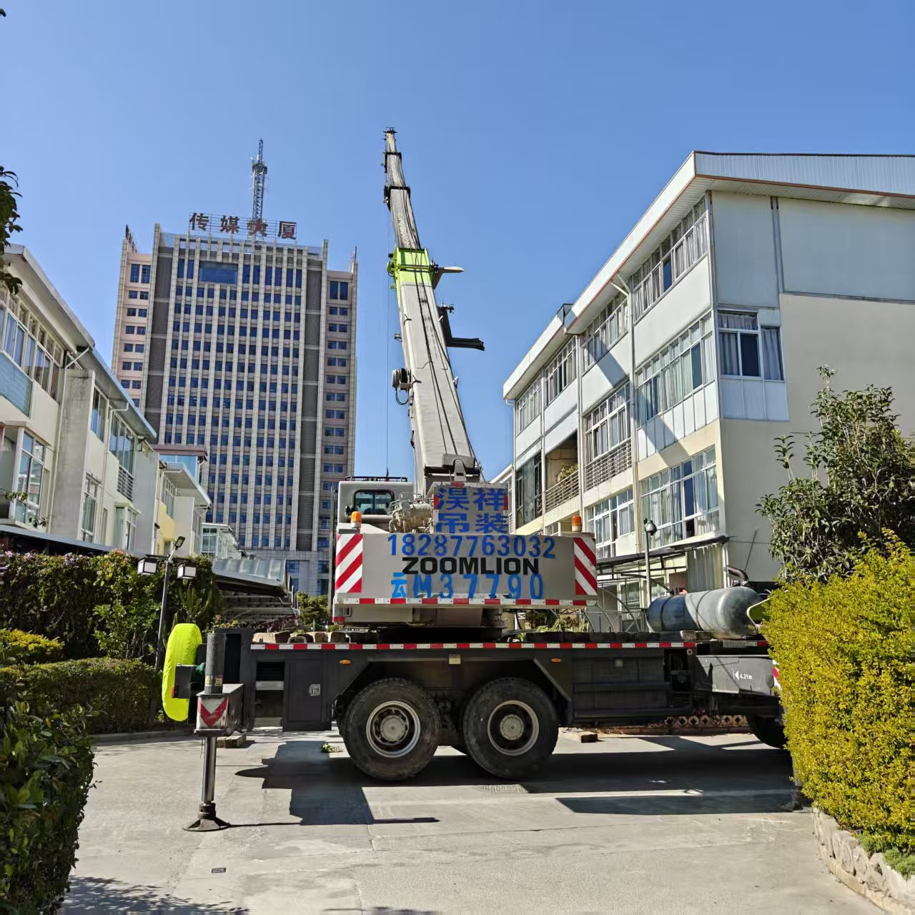 织金起重吊车租赁服务：专业、安全、****的选择-- 织金县吊车出租公司