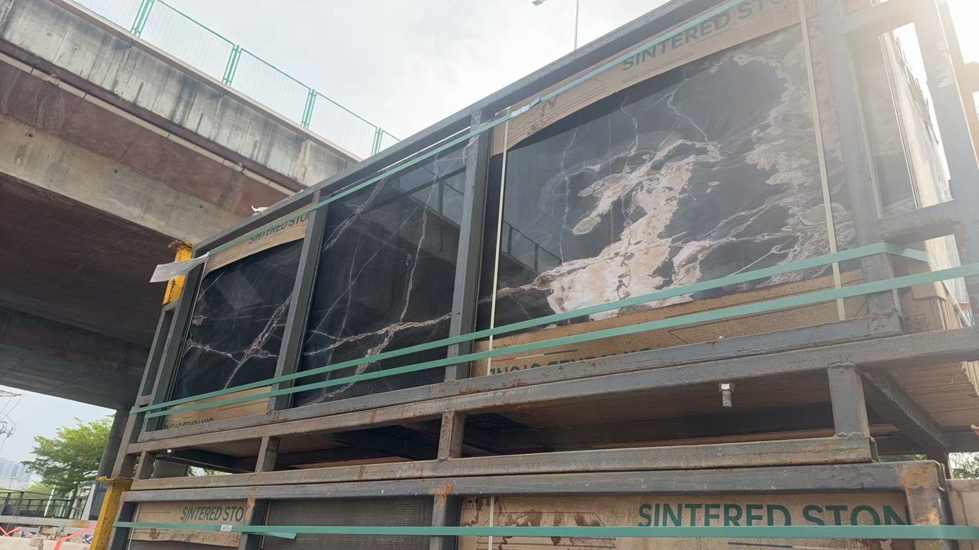 岩板批发品牌实力背书，资质齐全，合作更靠谱-- 佛山市集岩汇建材有限公司