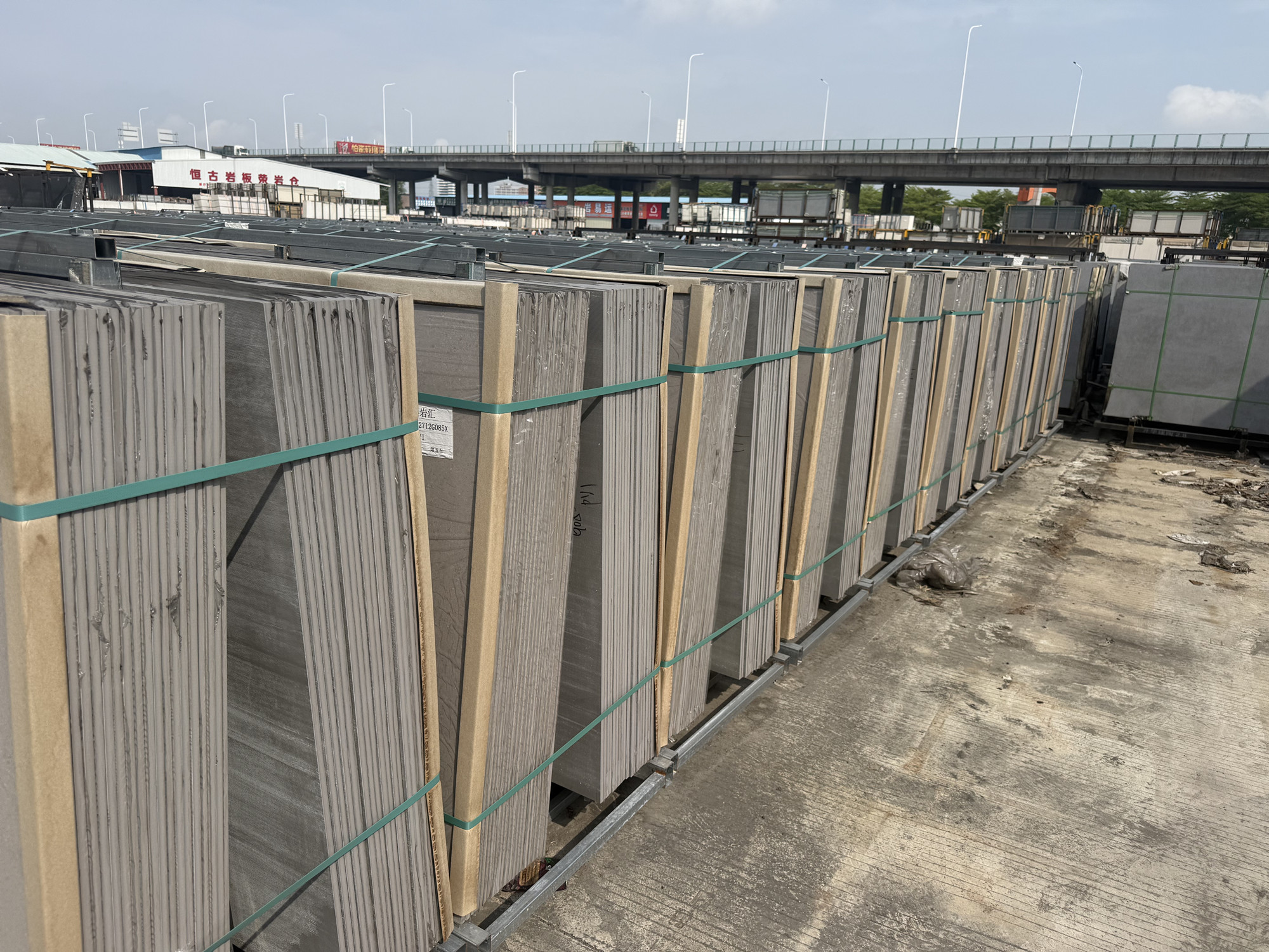 高端别墅岩板批发爆款，颜值与性能双优，承接高端订单利器-- 佛山市集岩汇建材有限公司