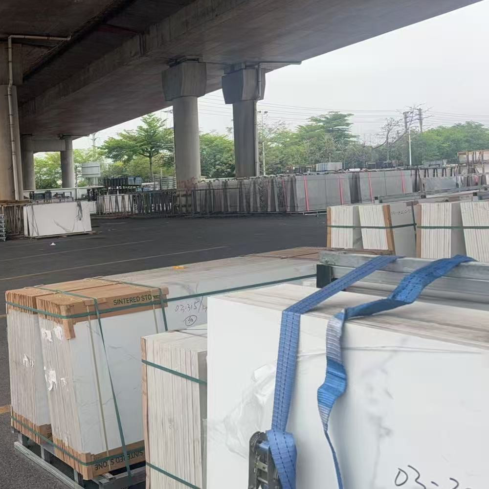 岩板批发行业展望，抓住机遇，与****伙伴共赴新未来-- 佛山市集岩汇建材有限公司