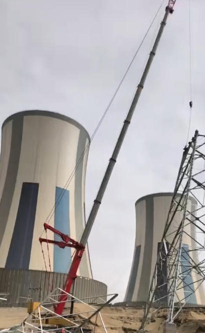 吊车在吊装过程中突然失去动力，应急预案中应包含哪些步骤？