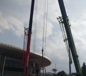 在租赁谈判中，关于付款周期和发票开具时间如何明确约定？