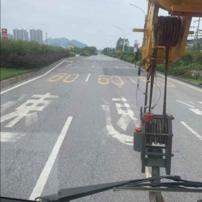 在腐蚀性气体环境中短期作业，吊车需做哪些临时防护措施？