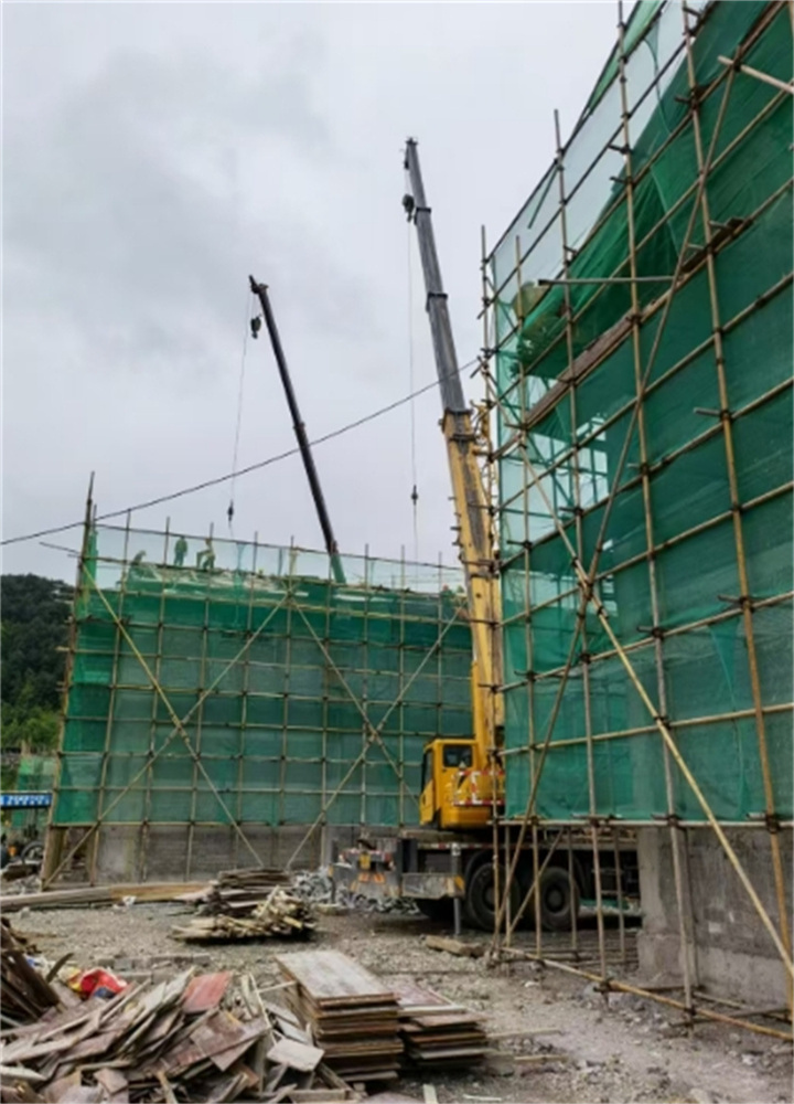 在高压天然气管道附近进行吊装，安全注意事项有哪些？