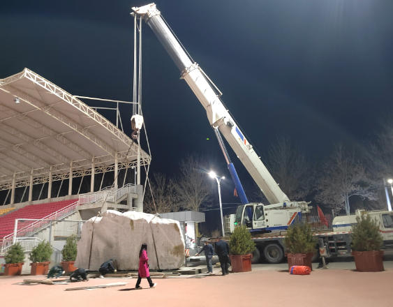 对比庆阳五家吊车出租公司，服务差异在哪里？