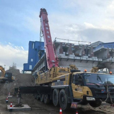 如何根据货物价值和重要性制定吊车吊装保险方案？