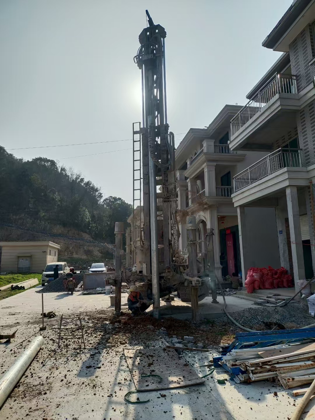 杭州钻井不同地质条件的钻水井方法选择指南