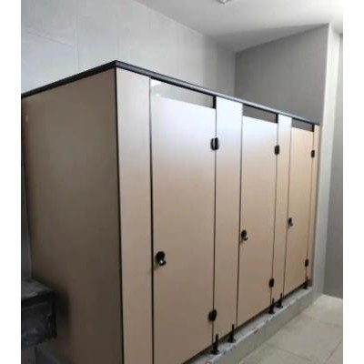 从选购到安装，蚌埠业主的卫生间隔断