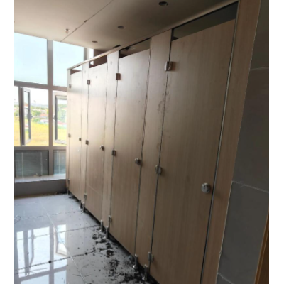 蚌埠办公楼卫生间升级，隔断方案如何