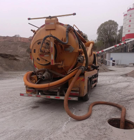 不同材质的管道在疏通时，需要注意哪些关键差异？