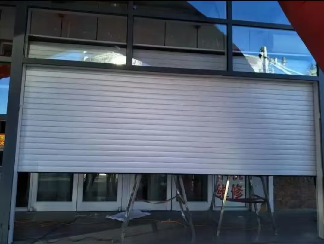 昆明别墅车库门选型技巧 兼顾美观与实用的高端选择