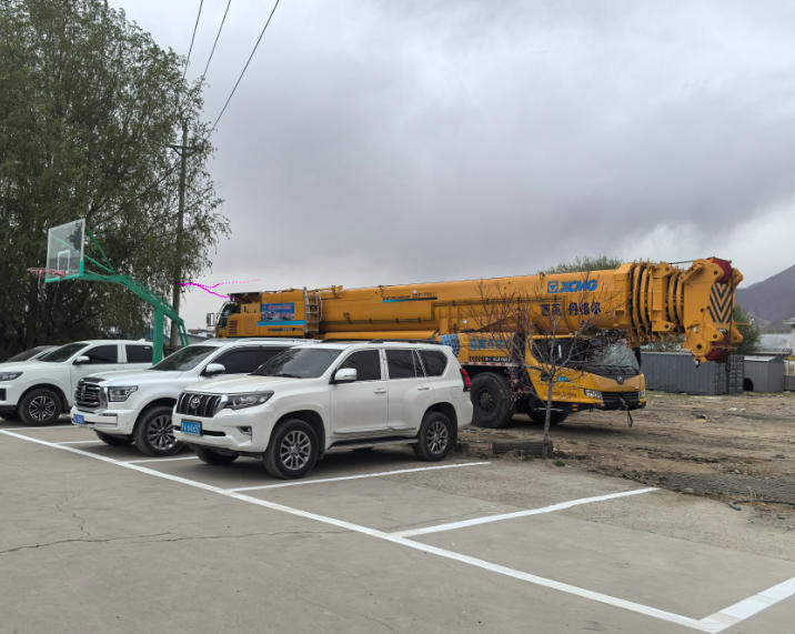 在拉萨租赁一台25吨的吊车长租大概需要多少费用？-- 西藏丹格尔工程机械设备租赁有限责任公司