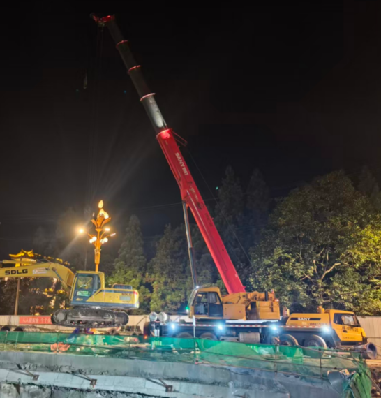镇雄吊车租赁如何帮助高层住宅区搬迁
