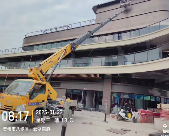 清远市区内进行高空作业，租赁车辆进出场有何限制？