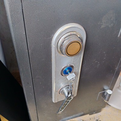 桃江开保险柜｜专业无损开柜、改码维
