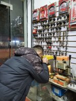钥匙锁车内打不开车门？十堰开汽车锁