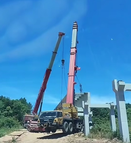厂房搬迁叫隆昌吊车出租，设备精密怕磕碰？全靠这项软绳吊装工艺