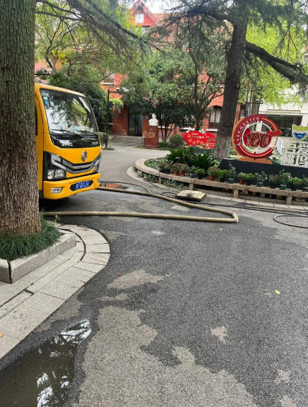 无锡新吴区家用下水道堵，自己疏通还是找师傅？